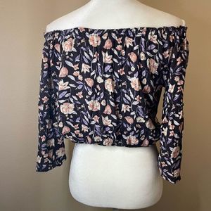 Forever 21| Medium| Off the shoulder| Floral| Soft| has Stretch